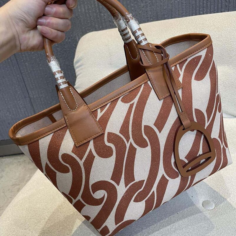 Hermes Unisex Steeple 28 Ecru Tote Bag-Brown H084532CKAC