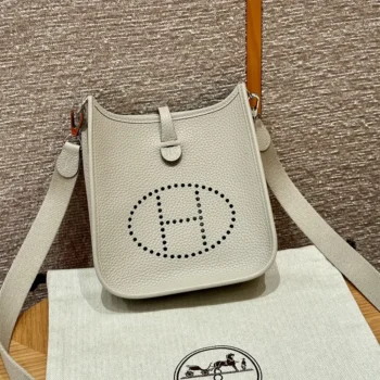 Hermes Women Evelyne 16 Amazone in Clemence Leather-Beige