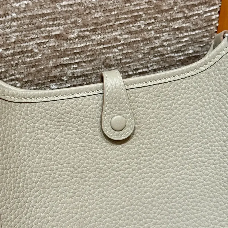 Hermes Women Evelyne 16 Amazone in Clemence Leather-Beige