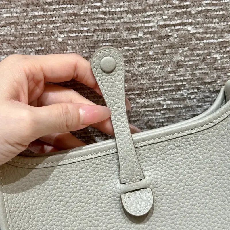 Hermes Women Evelyne 16 Amazone in Clemence Leather-Beige