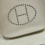 Hermes Damen Evelyne 16 Amazone in Clemence Leder-Beige