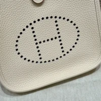 Hermes Women Evelyne 16 Amazone in Clemence Leather-WhiteGold (1)