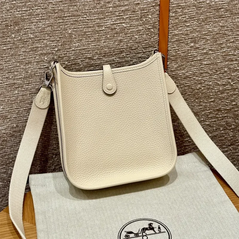 Hermes Women Evelyne 16 Amazone in Clemence Leather-White/Silver