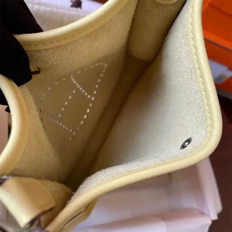 Hermes Women Evelyne 16 Amazone in Clemence Leather-Yellow