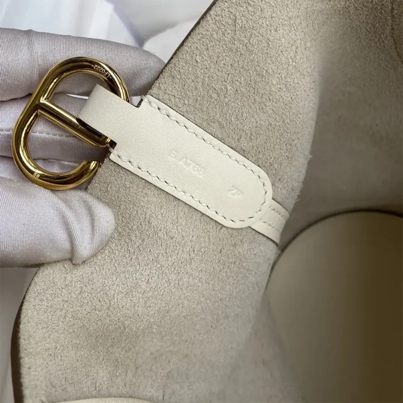 Hermes Women In the Loop 18 Handbag Clemence Leather-White/Gold