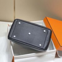 Hermes Women Lindy 26 in Clemence Leather-Black (1)