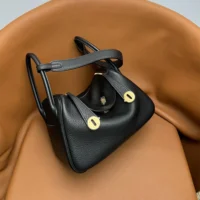 Hermes Women Lindy 26 in Clemence Leather-BlackGold (1)