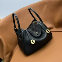 Hermes Women Lindy 26 in Clemence Leather-BlackGold (1)