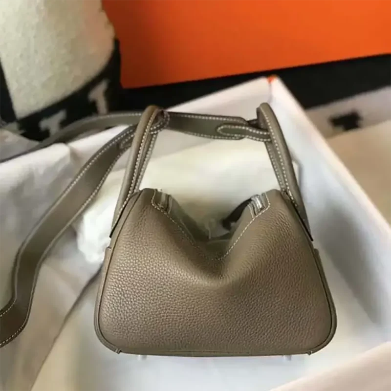 Hermes Women Lindy Mini 19 in Clemence Leather-Etoupe