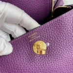 Hermes Lindy Mini 19 Damväska i Clemence Läder-Lila/Guld