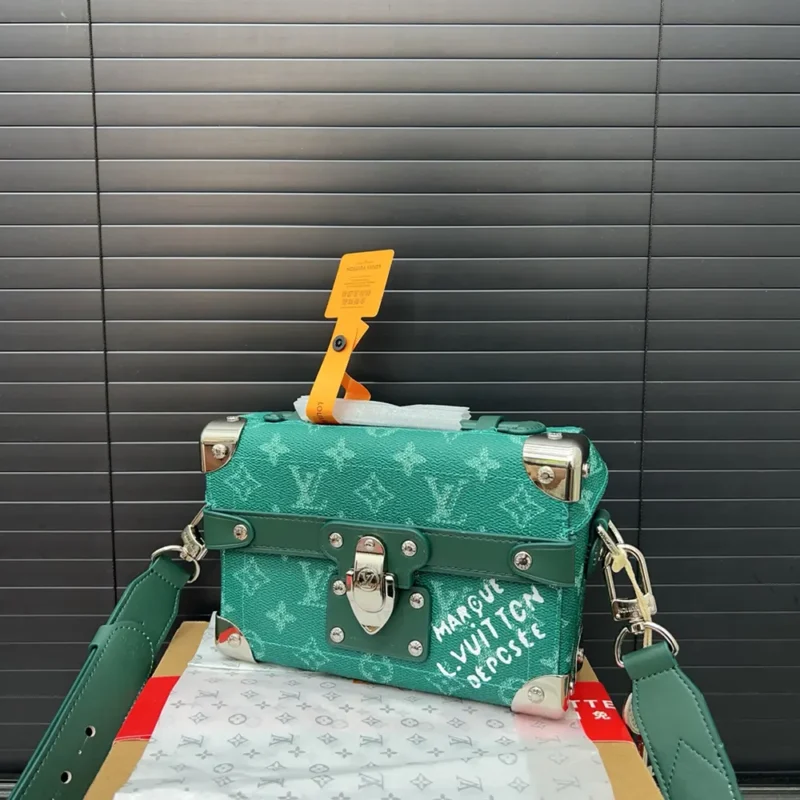 Louis Vuitton LV Men Soul Trunk-Green M12686