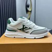 Louis Vuitton LV Unisex LV Classic Sneaker-Green 1AHSUJ (1)