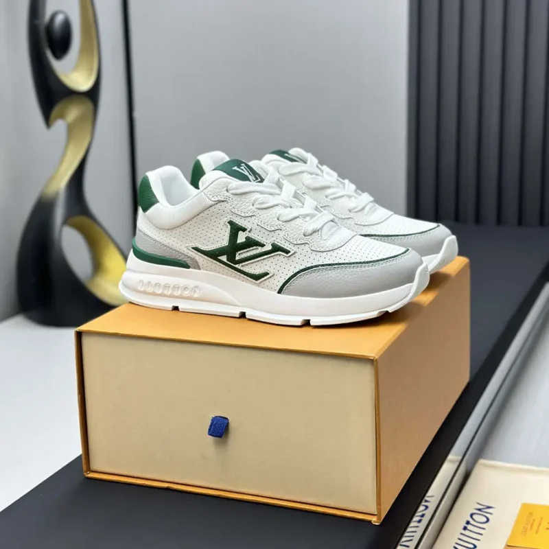 Louis Vuitton LV Unisex LV Classic Sneaker-Green 1AHSUJ