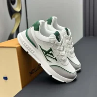 Louis Vuitton LV Unisex LV Classic Sneaker-Green 1AHSUJ (1)