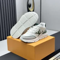 Louis Vuitton LV Unisex LV Classic Sneaker-Green 1AHSUJ (1)