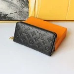 Louis Vuitton LV Unisex Zippy Geldbörse aus Lammleder mit Monogrammprägung - Schwarz