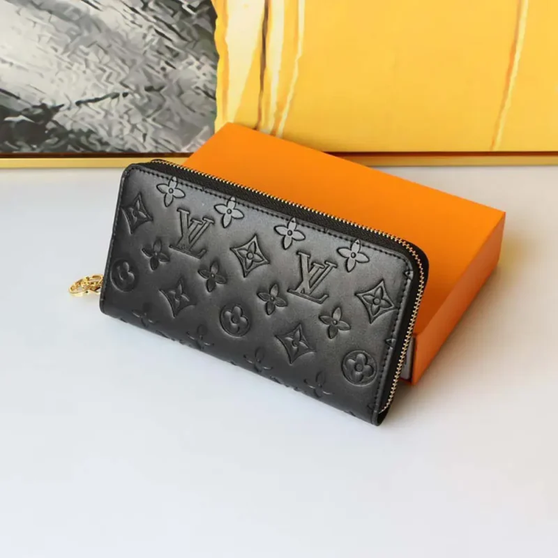 Louis Vuitton LV Unisex Zippy Wallet Monogram-embossed Lambskin-Black