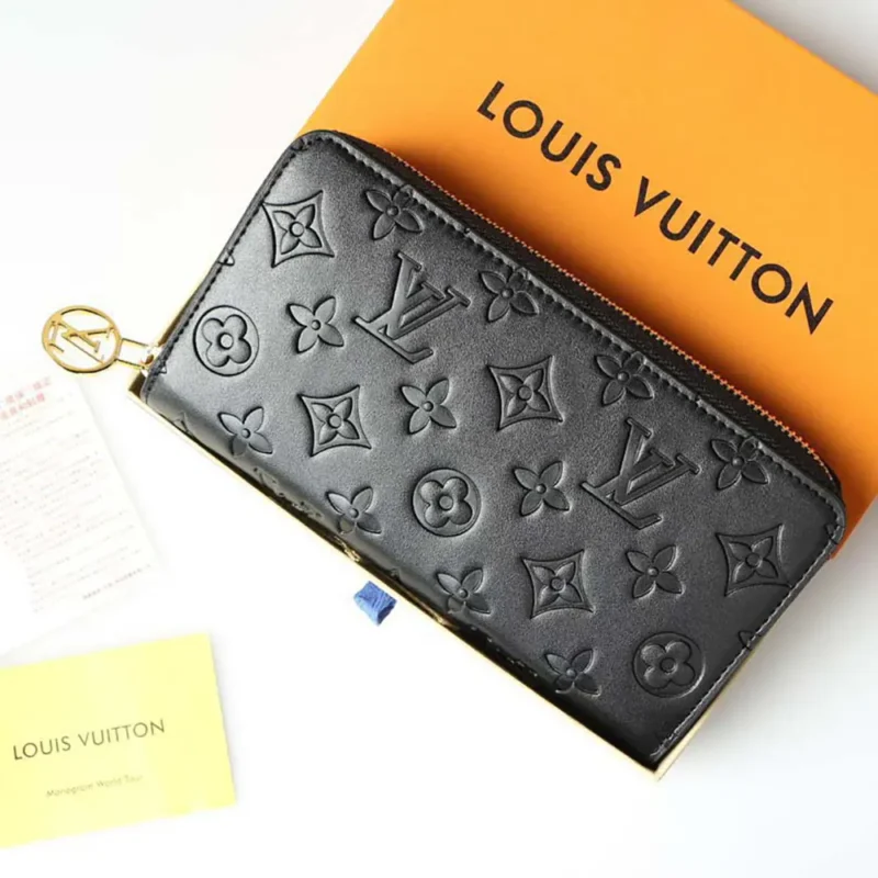 Louis Vuitton LV Unisex Zippy Wallet Monogram-embossed Lambskin-Black