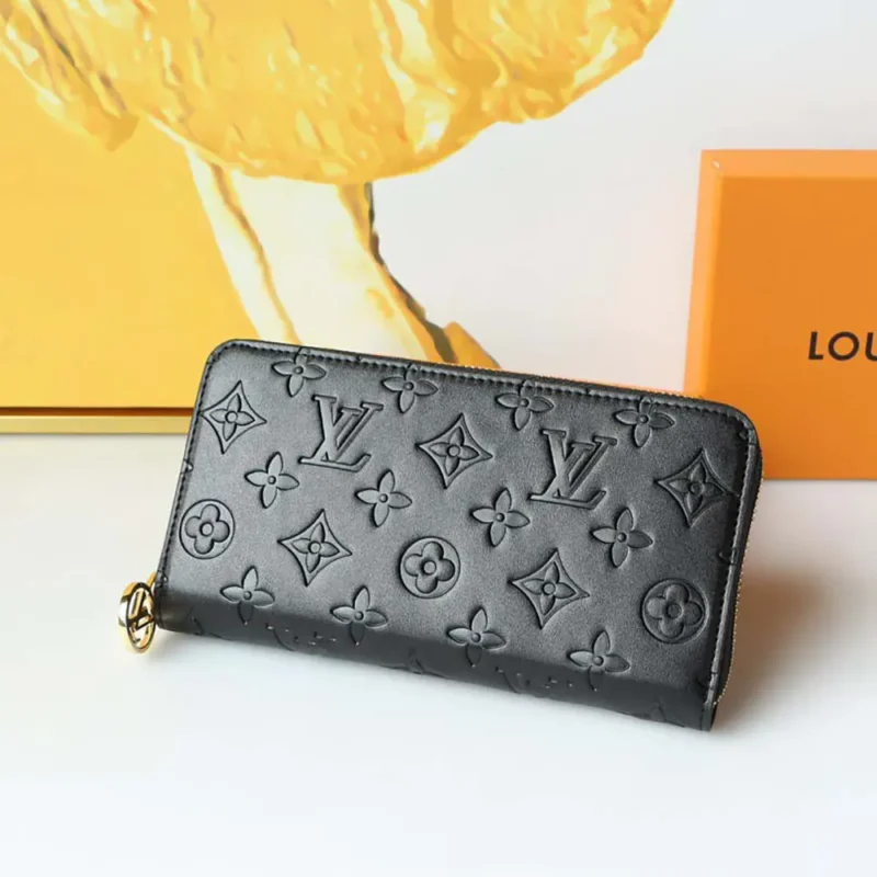 Louis Vuitton LV Unisex Zippy Wallet Monogram-embossed Lambskin-Black