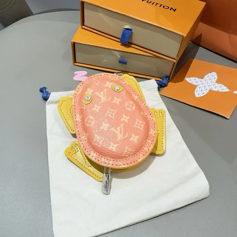 Louis Vuitton LV Women LV Frog Bag Charm-Yellow M02215