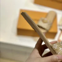 Louis Vuitton LV Women Lily Flat Mule 1AHLWJ (1)