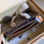 Borsa Louis Vuitton LV da donna Onthego East West Chain Monogram Reverse Canvas M14236