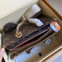Louis Vuitton LV Women Onthego East West Chain Monogram Reverse Canvas M14236 (1)