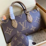 Borsa Louis Vuitton LV da donna Onthego East West Chain Monogram Reverse Canvas M14236