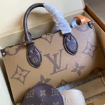 Borsa Louis Vuitton LV da donna Onthego East West Chain Monogram Reverse Canvas M14236