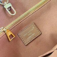 Louis Vuitton LV Women Onthego Organizer Monogram M14235 (1)