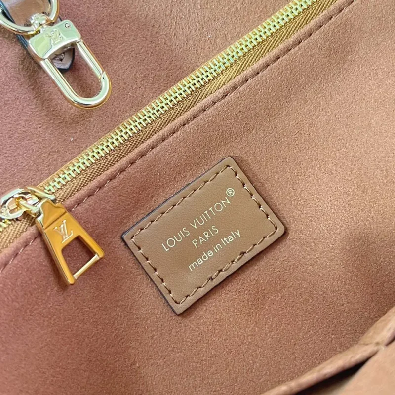 Louis Vuitton LV Women Onthego Organizer Monogram M14235