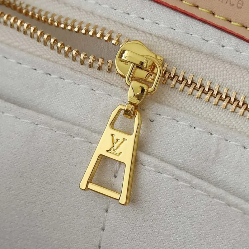 Louis Vuitton LV Women Onthego PM H27 M15138
