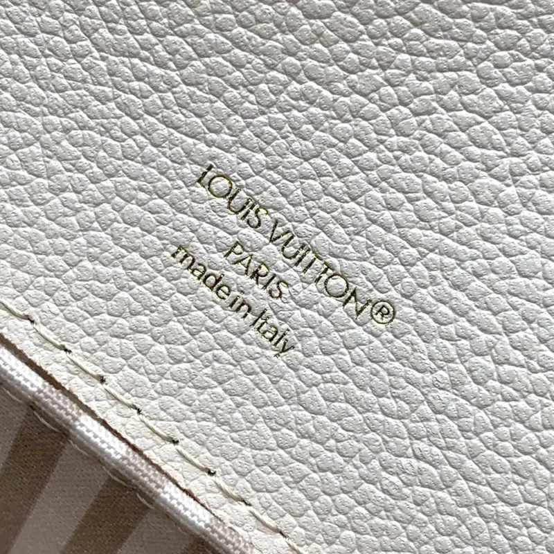Louis Vuitton LV Women Pochette Metis Monogram Empreinte M14977