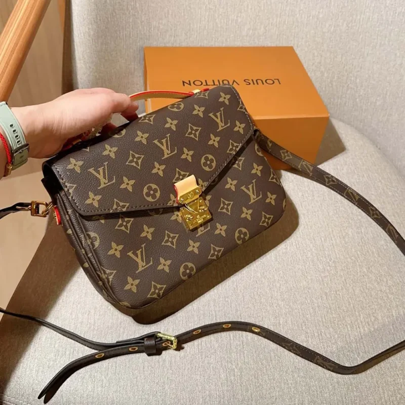 Louis Vuitton LV Women Pochette Metis Monogram M44875