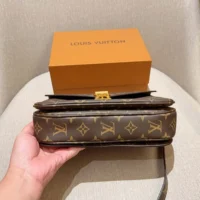 Louis Vuitton LV Women Pochette Metis Monogram M44875 (1)