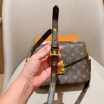 Louis Vuitton LV Women Pochette Metis Monogram M44875