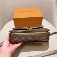 Louis Vuitton LV Women Pochette Metis Monogram Reverse Canvas M44876 (1)