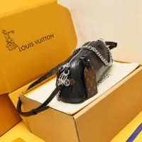 Louis Vuitton LV Women Pochette Vibe Lambskin Leather M14544 (1)