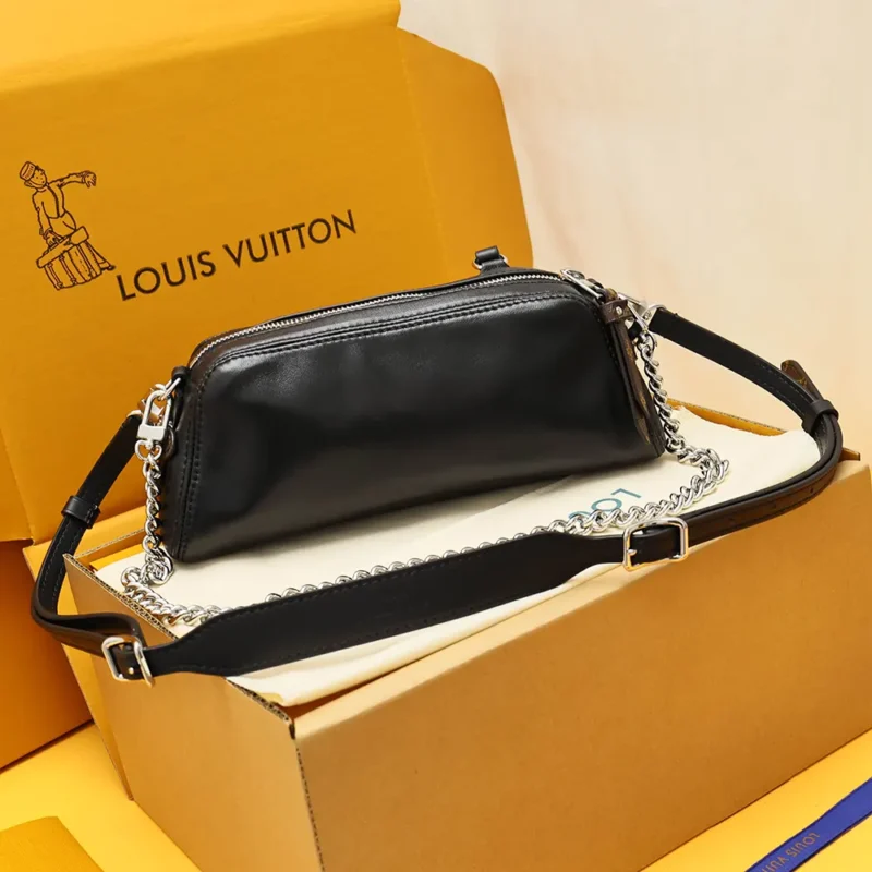 Louis Vuitton LV Women Pochette Vibe Lambskin Leather M14544