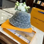Cappello da pescatore unisex in denim Louis Vuitton con cotone blu
