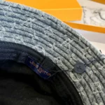 Cappello da pescatore unisex in denim Louis Vuitton con cotone blu