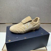 Louis Vuitton Unisex LV Footprint Soccer-Beige 1AHTXA (1)