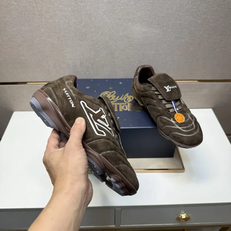 Louis Vuitton Unisex LV Footprint Soccer-Brown 1AHTXU