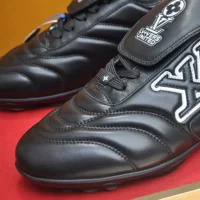 Louis Vuitton Unisex LV Footprint Soccer Sneaker-Black 1AHAI1 (1)