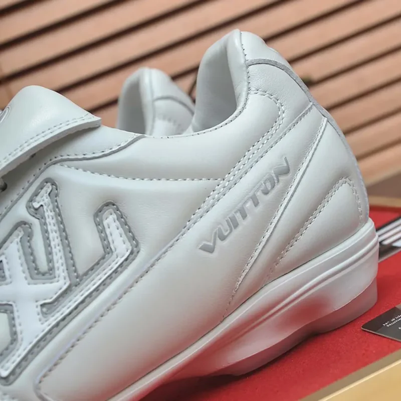 Louis Vuitton Unisex LV Footprint Soccer Sneaker-White 1AHDOA