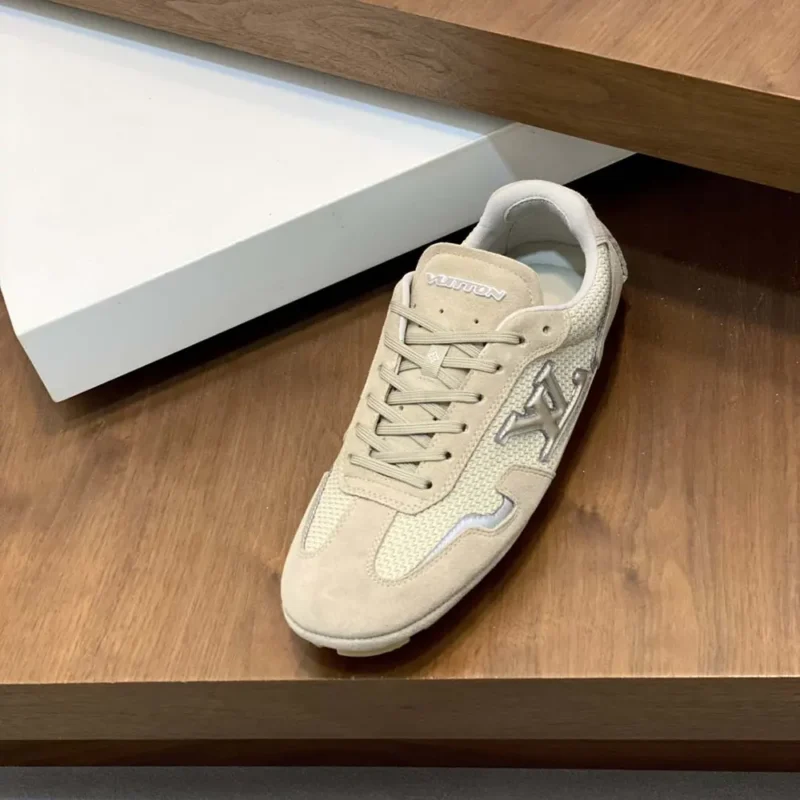 Louis Vuitton Unisex LV Rally Sneaker-Beige 1AHU02