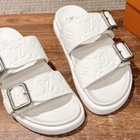 Louis Vuitton Unisex LV Venice Mule-White 1AHSJ3 (1)