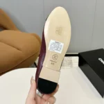 Ballerine Chanel da donna in pelle di vitello verniciata - Marrone/Nero