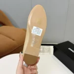 Ballerine Chanel da donna in pelle di vitello verniciata - Sabbia/Nero