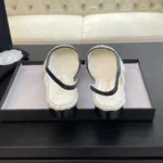 Ballerines Chanel pour femme en tweed gros-grain blanc